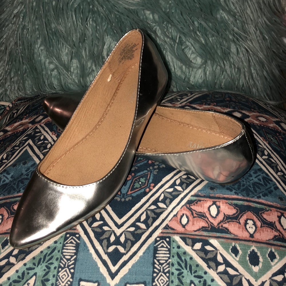 Silver pointed toe flats
